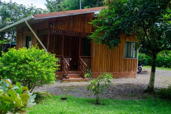 A la foto es mostra l'objecte Natural Harmony Cabin situat a la ciutat de Barrigones.