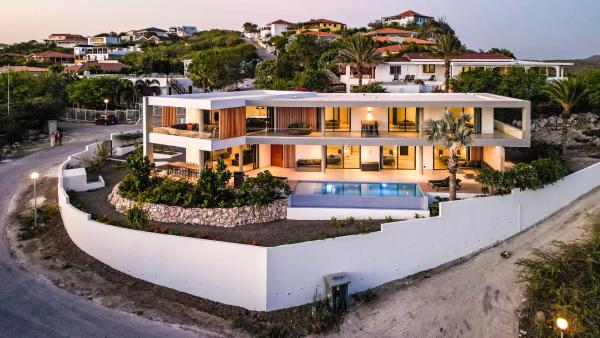 Luxury 12-guest Villa In Gated Community With Pool, Ocean View & Private Beach Access - Curaçao