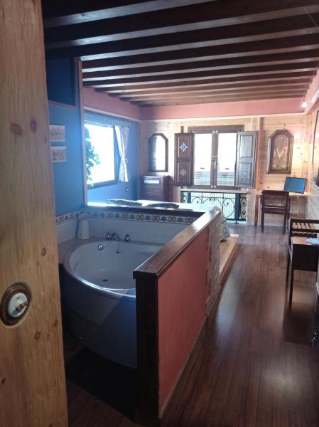 На фото показан объект Hotel rural reina Berta, расположенный в городе Мурильо-де-Гальего.