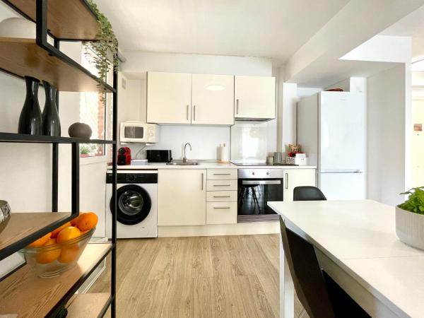 SPACIOUS, SUNNY FLAT BY CITY OF ARTS & SCIENCES的照片2
