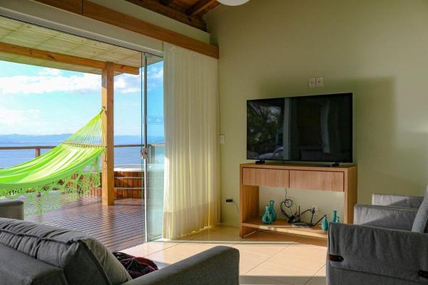 På billedet ses objektet Residencia incrível com vista espetacular beliggende i byen Florianópolis.