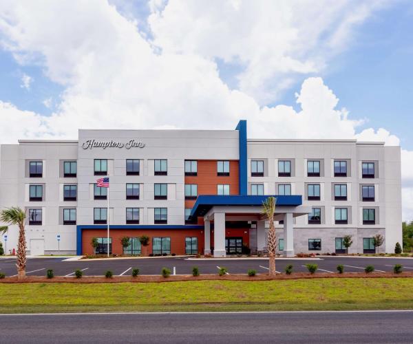 A la foto es mostra l'objecte Hampton Inn Marianna I-10 situat a la ciutat de Sneads.