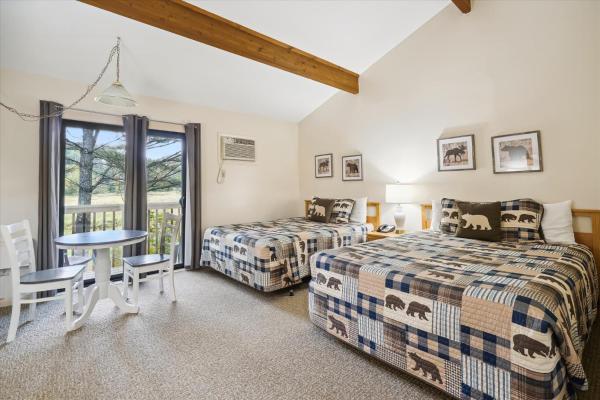 På billedet ses objektet Cedarbrook Deluxe Two Bedroom Suite with outdoor heated pool 21202 beliggende i byen Killington.