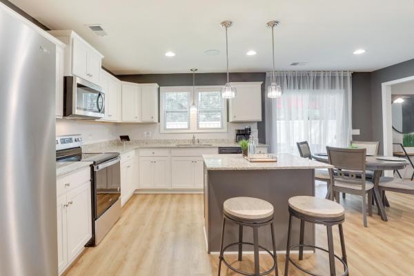 En la foto se muestra el objeto Vibe Villa with Backyard about 8 Mi to Shaw AFB! ubicado en la ciudad de Sumter.