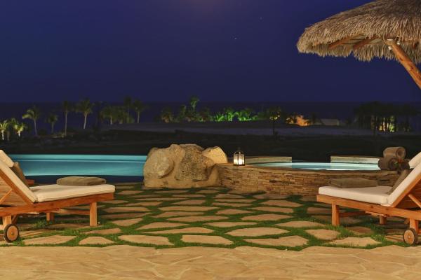 The photo shows the Casa Mar located in the city of El Tule.