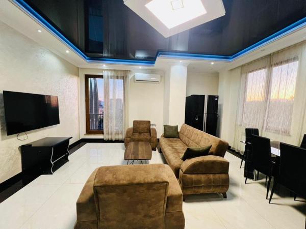 Современная и Просторная Квартира в Самом ЦЕНТРЕ/ Modern Large Apartment In City Center, Erywań