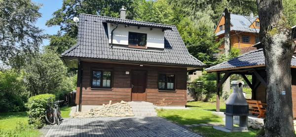 Auf dem Foto ist das Objekt Chatička pod Lysou in der Stadt Staré Hamry zu sehen.
