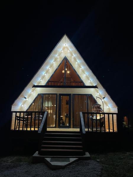 Στη φωτογραφία φαίνεται το αντικείμενο Agaruka Cabin Racha που βρίσκεται στην πόλη Agara.