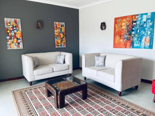 Kololo 3BR with Garden, 500m to Acacia Mall, Kampala