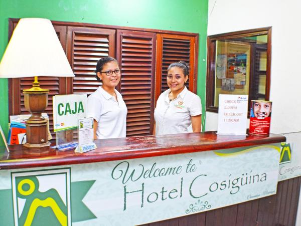 Na fotografii je vidět objekt Hotel Plaza Cosiguina nacházející se ve městě El Viejo.