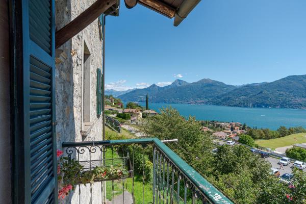 照片显示了位于Menaggio市的Casa di Pietra Menaggio物件。