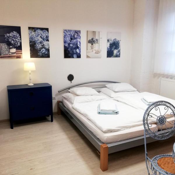 A la foto es mostra l'objecte Guest House Factory situat a la ciutat de Malacky.