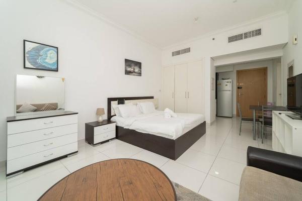StoneTree - Elegant Studio in Business Bay, Dubái