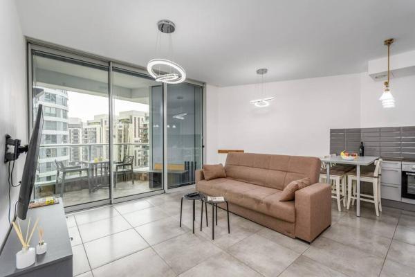 New Branch Gindi Tower 1BR with Parking, Тель-Авив