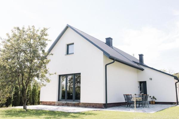 På bildet vises objektet Domek na wyłączność - Borówkowa. SAUNA som ligger i byen Radziechowy.