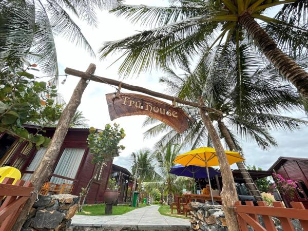 Kuvassa näkyy kohde TRÚ HOUSE, joka sijaitsee kaupungissa Phước Ðổng (1).