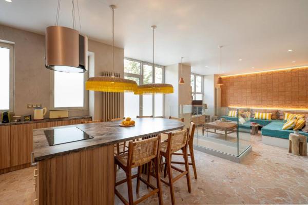 Nella foto è visibile l'oggetto Branded New Loft Riviera Style - 8 guests - Vanves situato nella città di Vanves.