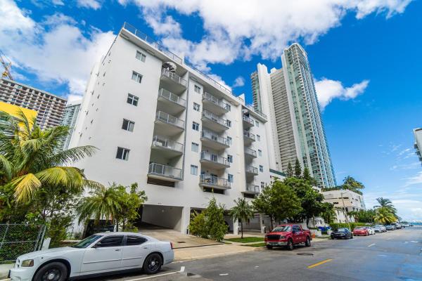 Foto 2: Subtle 2 Bed in Edgewater Downtown with Free Parking