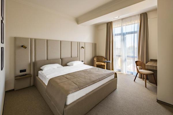 Foto 4: Regency Hotel