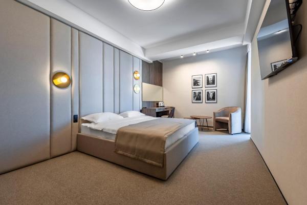 Foto 1: Regency Hotel