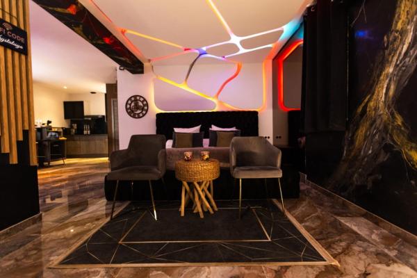 Krystalisya Room Suite Spa Privatif Sauna Jacuzzi Siege Massant, Marseille