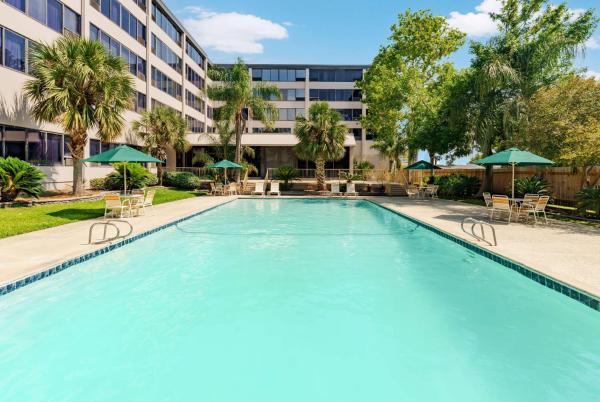 A la foto es mostra l'objecte La Quinta by Wyndham New Orleans Airport situat a la ciutat de Kenner.