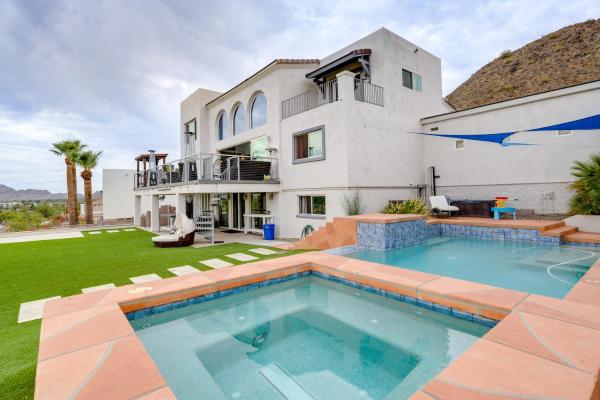 写真にはフェニックス市にあるLuxury Arizona Escape - Pool, Hot Tub and Fire Pitが写っています。
