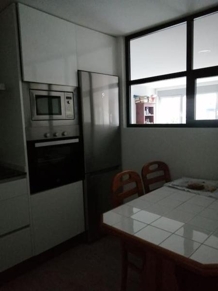 A la foto es mostra l'objecte Piso impecable 140m en el centro de Vigo situat a la ciutat de Vigo.
