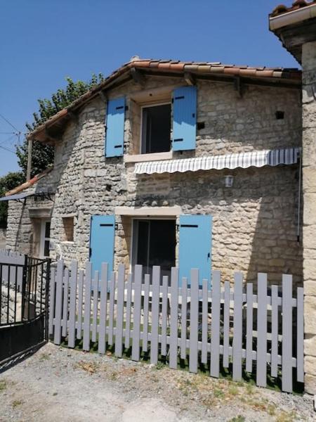 A la foto es mostra l'objecte Gîte Bin Benaise draps et serviettes compris situat a la ciutat de Pamproux.