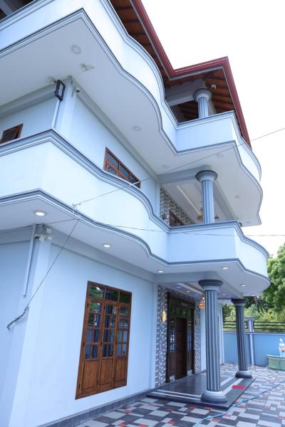A la foto es mostra l'objecte Hajiz Palace situat a la ciutat de Jaffna.