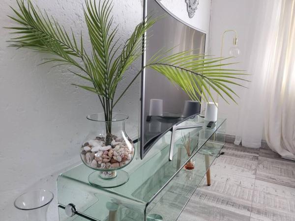 Lovely Apartment Back-up Power - Sandton