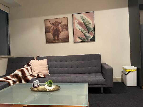 Foto 3: Spacious, Central 2 QB Melbourne CBD Apt near Flinders Stn, Town Hall