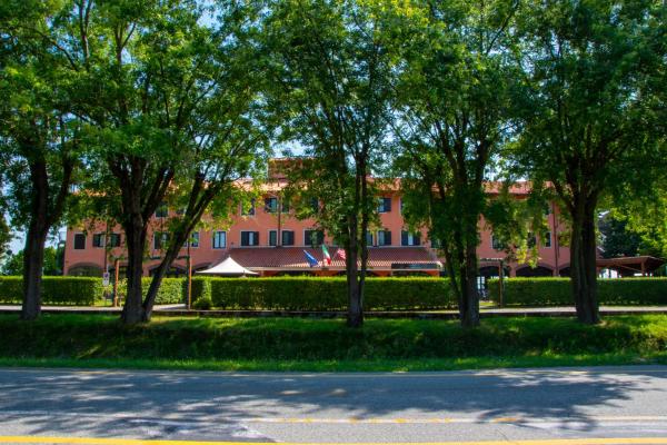 Kuvassa näkyy kohde Hotel Erbaluce, joka sijaitsee kaupungissa Barone Canavese.