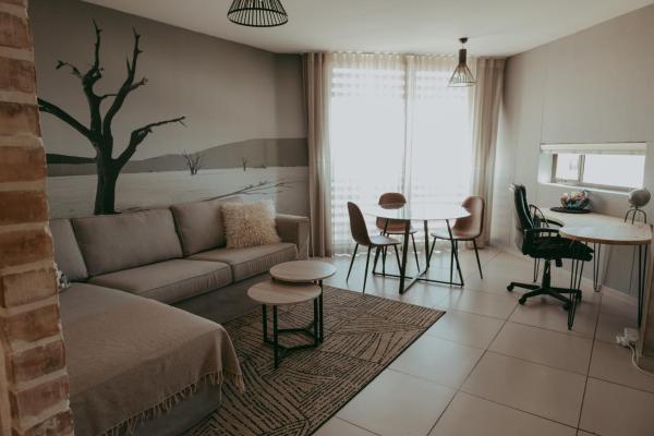 NAMIB Suite - Luxury Apartment near Grove Mall & Hospital Airbnb, Windhoek