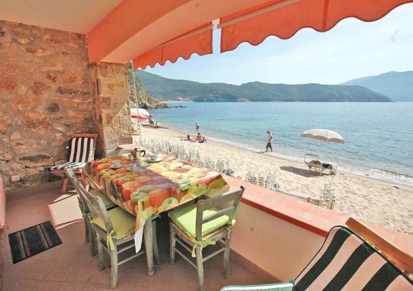 På billedet ses objektet Le Maree La Spiaggia beliggende i byen Viticcio.