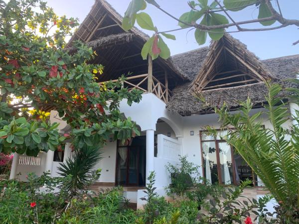 Na foto é possível ver o objeto Zi Villa Garden Cottage 2 and 3 localizado na cidade de Gazija.