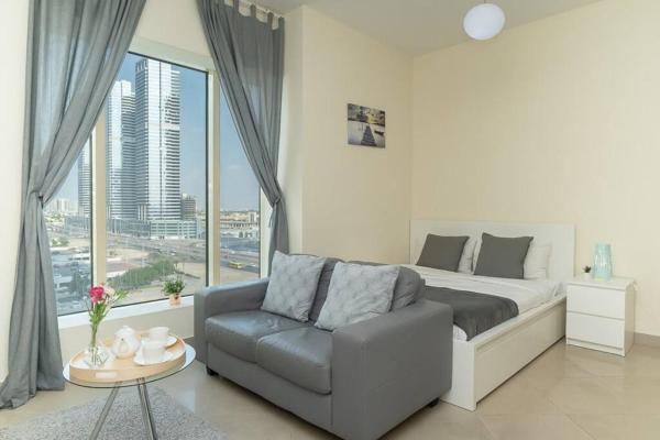 StoneTree - Chic Studio in Jumeirah Lake Towers, Dubái