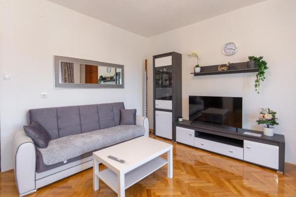 A la foto es mostra l'objecte Apartman Dragomir situat a la ciutat de Imotski.