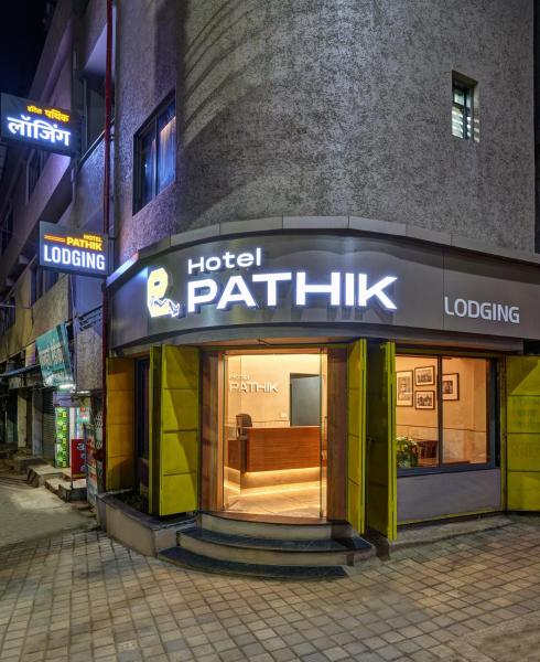 Na fotografii je vidět objekt Hotel Pathik- NEAR CENTRAL BUS STAND nacházející se ve městě Kolhápur.
