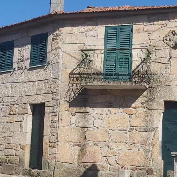 A la foto es mostra l'objecte Casa do Cruzeiro situat a la ciutat de Ribalonga.