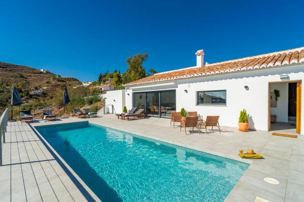 Auf dem Foto ist das Objekt Finca Los Paseros, BBQ, pool, spectacular sea views in der Stadt Cómpeta zu sehen.