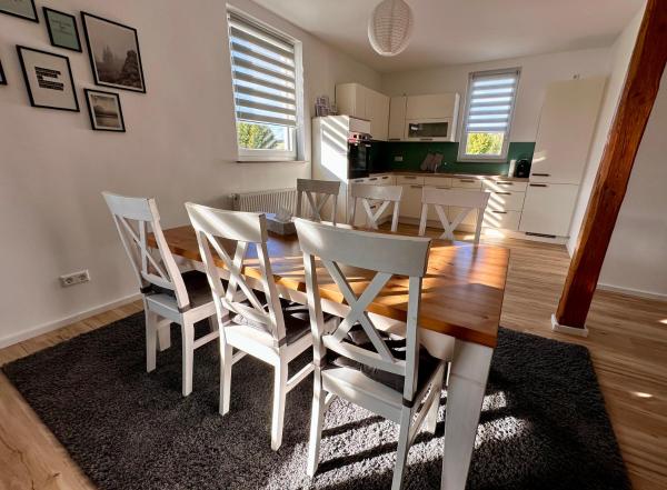 På billedet ses objektet Ferienwohnung Storchennest beliggende i byen Eisfeld.