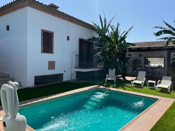 Στη φωτογραφία φαίνεται το αντικείμενο Villa El Torno που βρίσκεται στην πόλη Torrecera.