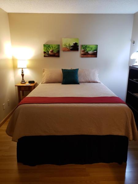 På billedet ses objektet Entire 1 BR Condo- Near Anschutz, UC Health, DIA- In-Unit Washer Dryer- Seasonal Discounts! beliggende i byen Aurora.