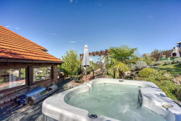 Romantic Haven With Hot Tub - Happy Rentals - Varasd