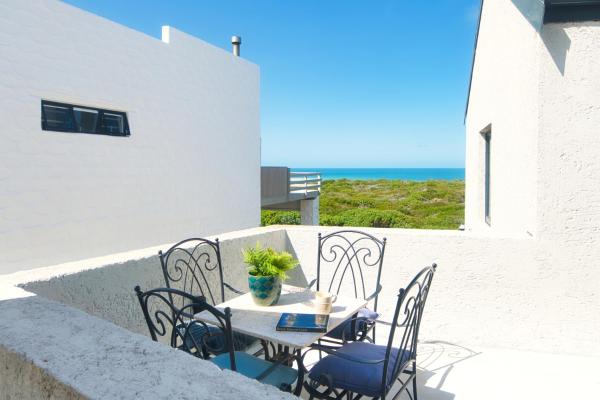 Op de foto is het object Agulhas Seabreeze, tip of Africa te zien, gelegen in de stad Suiderstrand.