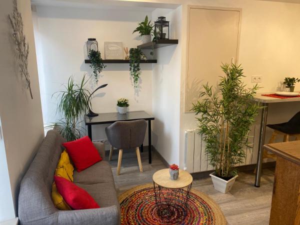 A la foto es mostra l'objecte Charmant appartement proche du centre ville situat a la ciutat de Caen.