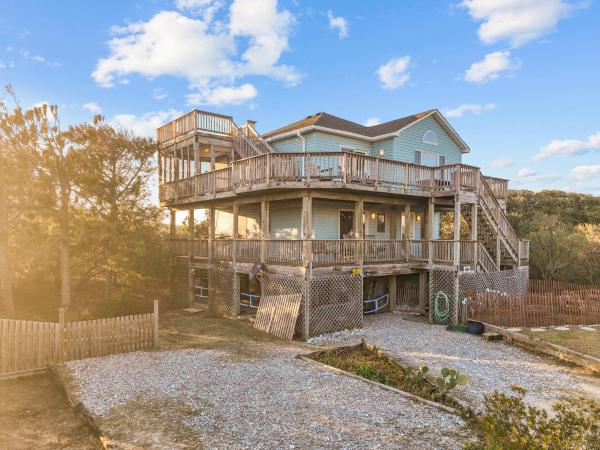 A la foto es mostra l'objecte Oceanside, Ocean View, Pets Welcome, Wild Horses! 4x1620, Sunshine Day situat a la ciutat de Corolla.