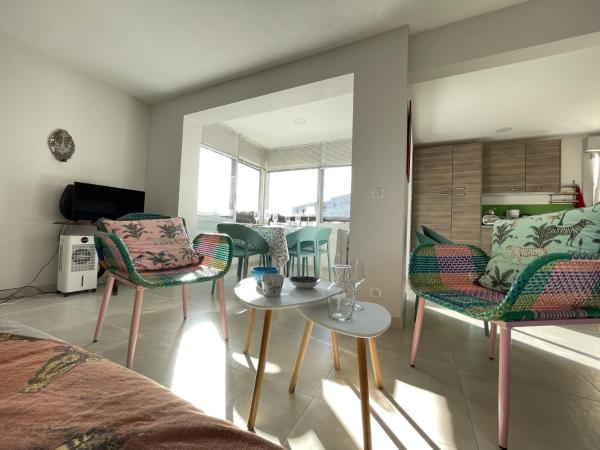 På billedet ses objektet Appartement 2 étoiles à Sète : 3 pièces près de la plage avec parking et équipements modernes - FR-1-338-511 beliggende i byen Sète.
