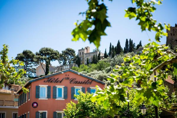 Na zdjęciu widoczny jest obiekt The Originals Boutique, Hôtel Cassitel, Cassis położony w mieście Cassis.